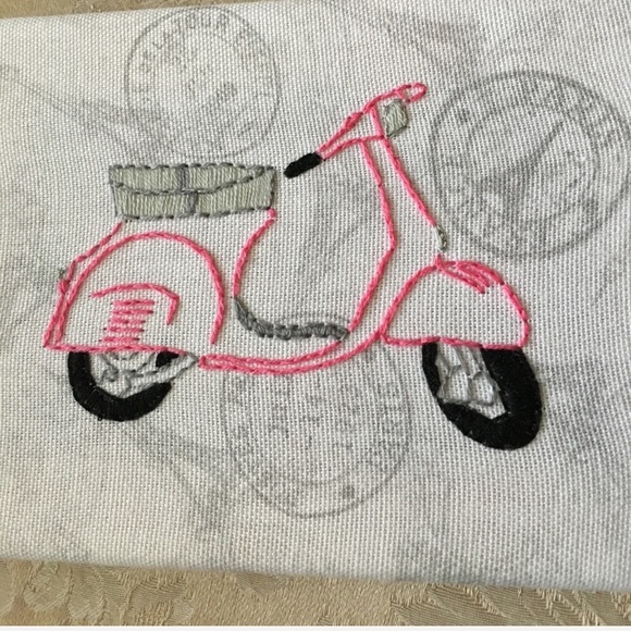 NEW hand sewn pink scooter mounted wood frame - Picture 2 of 3